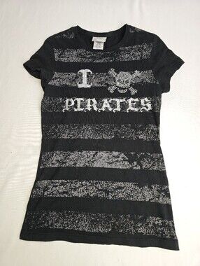 Vintage Walt Disney World I Heart Pirates Of The Caribbean Bejeweled Tshirt Y2K